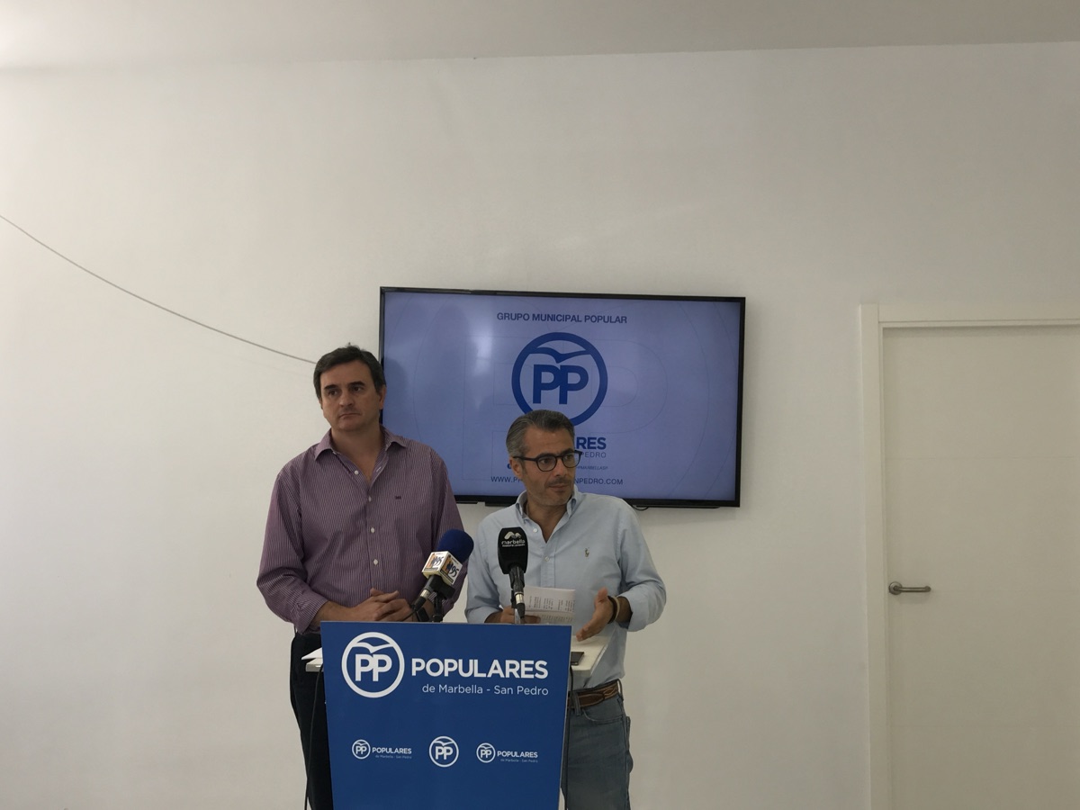 El PP reclama al tripartito que aplique la ordenanza de protección de espacio públicos y eleve las sanciones por su incumplimiento