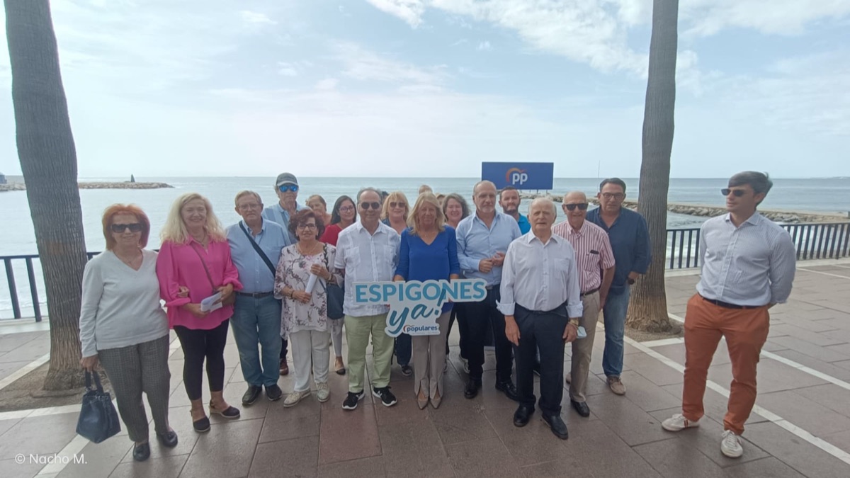 Ángeles Muñoz presenta la campaña Espigones Ya! con la que recogerán firmas para exigirle la estabilización de las playas al Gobierno de España