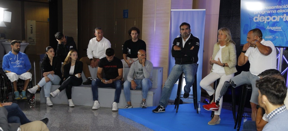 Ángeles Muñoz se reúne con deportistas de la ciudad para avanzar en su compromiso de seguir apostando por equipamientos de primer nivel en este ámbito en el nuevo Plan General